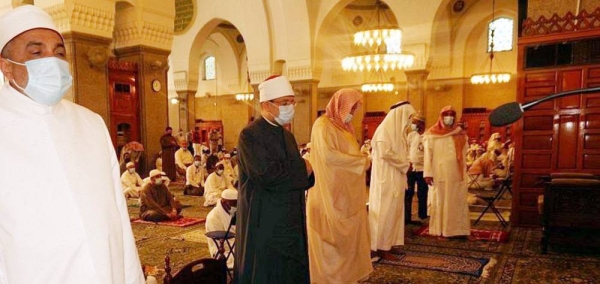 Egyptian Awqaf Minister Mohamed Mokhtar Gomaa, and the accompanying delegation, visited Quba Mosque Sunday to perform prayer.