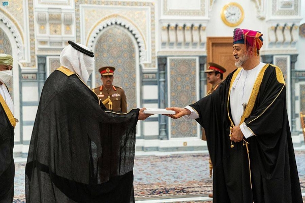 Oman’s Sultan Haitham Bin Tarik on Monday received the credentials of Abdullah Bin Saud Al-Enezi, the ambassador of Saudi Arabia to Oman, at Al Baraka Palace in Muscat.