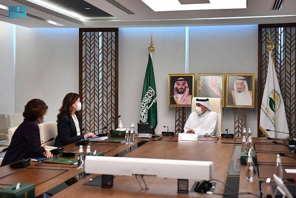 Supervisor General of the King Salman Humanitarian Aid and Relief Center (KSrelief) Dr. Abdullah Al-Rabeeah, who is also an adviser at the Royal Court, met here on Thursday with US Ambassador to Lebanon Dorothy C. Shea.