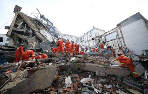 Eight people were killed and nine others remain missing after an annex to a hotel collapsed in the city of Suzhou, east China's Jiangsu Province, local authorities said Tuesday.