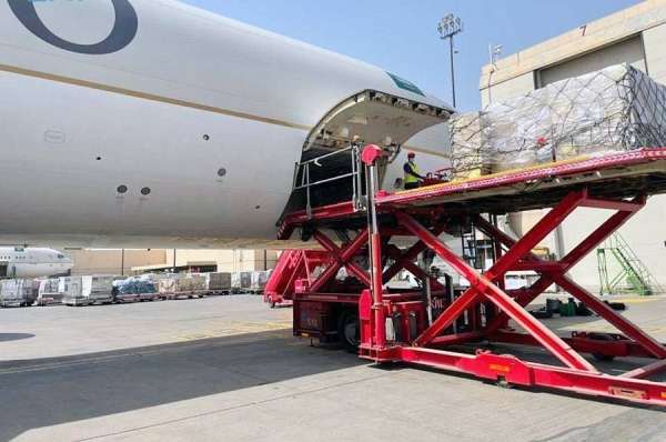 KSrelief sent Wednesday the first Saudi airlift to the Republic of Tunisia to contribute to combating the spread of COVID-19.