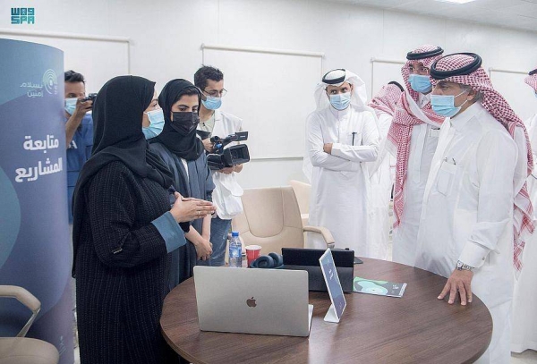 Acting Minister of Media Majid Al-Qasabi inspected on Sunday the workflow of media centers in Makkah and Holy Sites to cover this year's Hajj rituals, the Saudi Press Agency reported.