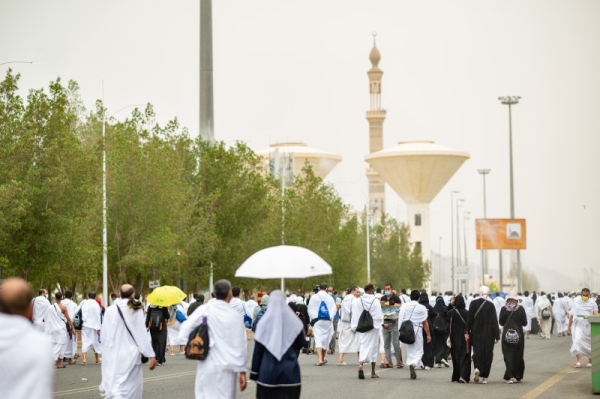 Chanting “Labbaik Allahumma Labbaik (O God, here I am answering Your call)...,” they flocked this morning to Namirah Mosque in Arafat, about 15 km east of Makkah, after spending a night in meditation and introspection at the Tent City of Mina. 