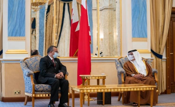Director-General of the World Health Organization (WHO) Dr. Tedros Adhanom Ghebreyesus has lauded Bahrain’s efforts in combating the coronavirus pandemic, expressing the UN health agency’s WHO’s interest in further strengthening cooperation with the kingdom across various health fields.
