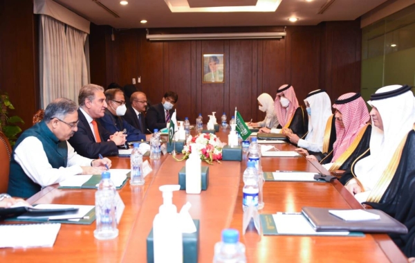  Saudi Arabia's Foreign Minister Prince Faisal Bin Farhan met here on Tuesday with his Pakistani counterpart Shah Mahmood Qureshi, the Saudi Press Agency reported.