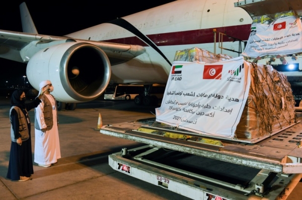 The United Arab Emirates dispatched two cargo planes, which arrived in Tunisia on Wednesday, carrying 47 metric tons of medical supplies, including a number of respirators and oxygen cylinders, in support of Tunisia's drive to contain the COVID-19 pandemic. — WAM photos