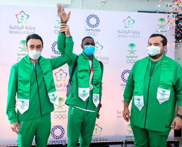 Minister of Sports Prince Abdulaziz Bin Turki Al-Faisal, who is also the president of the Saudi Arabian Olympic Committee, accompanied Hamdi upon his arrival. (@SaudiOlympic)