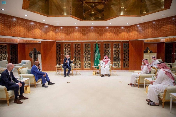  Crown Prince Muhammad Bin Salman, deputy premier and defense minister, met here on Tuesday with the president of the International Federation of Football Association (FIFA), Gianni Infantino, and president of the Confederation of African Football (CAF), Patrice Motsepe.