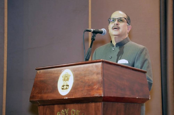 Ambassador Dr. Ausaf Sayeed hoisted the national flag in the Embassy in Riyadh.