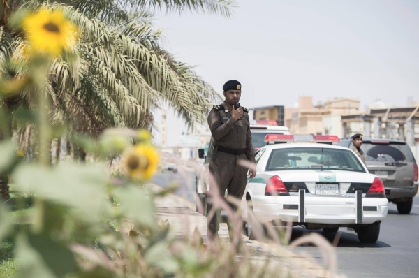 Saudi Arabia arrests 15,900 illegals in a week