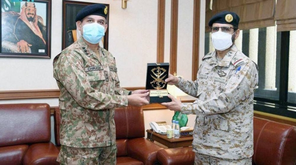 Deputy Chief of the General Staff and Acting Joint Forces Commander Lt. Gen. Motlaq Bin Salem Al-Azimah met on Monday with the Director General of the Joint Chiefs of Staff of the Pakistani Army Lt. Gen. Mohammad Chiragh Haider.