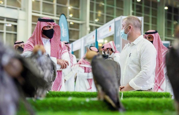 Minister of Interior Prince Abdulaziz Bin Saud Bin Naif, who is also the chairman of the Saudi Falcons Club (SFC), visited on Friday the International Falcon Breeders Auction (IFBA).