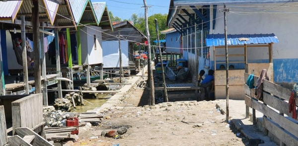 An 'energy patriot' is supporting Bangko village in South Sulawesi, Indonesia, as part of a communal solar energy project. — courtesy Agency for the Assessment and Application of Technology (BPPT)