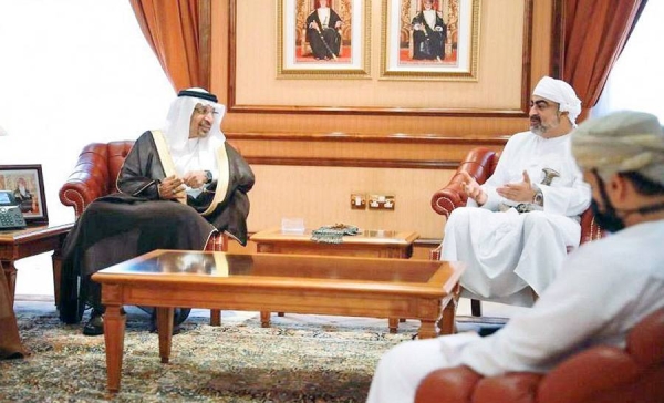 Minister of Investment, Eng. Khalid Bin Abdulaziz Al-Falih met Monday the Omani Minister of Agricultural Wealth, Fisheries and Water Resources Dr. Saud Bin Hamoud Al Habsi.
