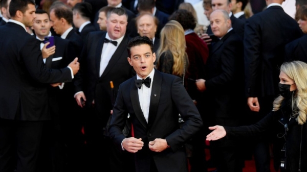 The 53-year-old British actor opened on Tuesday evening the red carpet before the start of the show at the Royal Albert Hall. (Photo: TOLGA AKMEN/AFP via Getty)