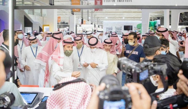 Acting Minister of Media Dr. Majid Bin Abdullah Al-Qasabi on Saturday paid a visit to Riyadh International Book Fair (RIBF) 2021 and was briefed on the pavilions and its contents.