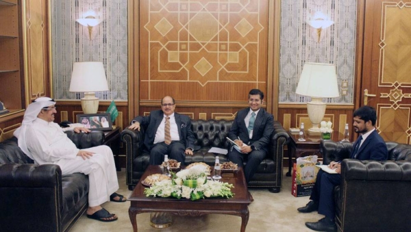 Acting Minister of Hajj and Umrah Dr. Issam Bin Saad Bin Saeed here Monday received Indian Ambassador to Saudi Arabia Ausaf Sayeed and an accompanying delegation.