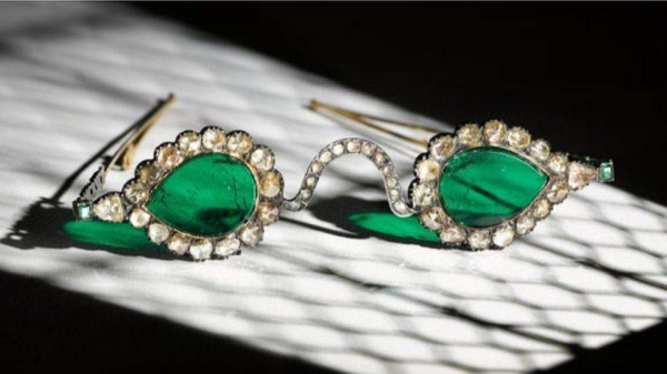 Ahead of the auction, the Mughal-era spectacles will be exhibited for the first time in Hong Kong and London.