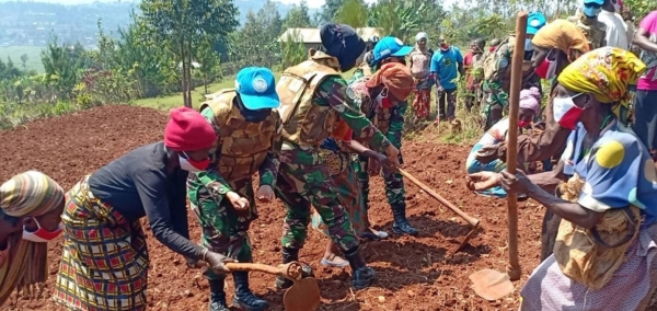 Peacekeepers celebrate International Day of Peace in a village in South Kivu, Democratic Republic of the Congo.