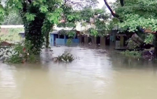 Different parts of the southern Indian state of Kerala was hit by flooding, as flash floods and landslides followed downpours on Saturday.