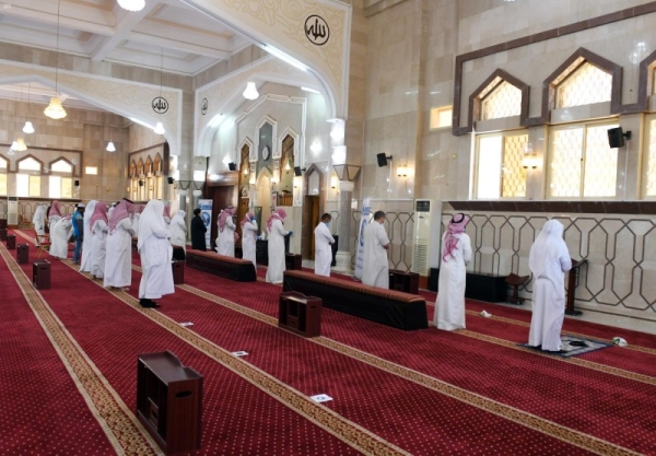 Ministry of Islamic Affairs to continue to apply social distancing in mosques 