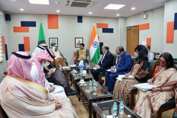GCC Secretary General Dr. Nayef Falah Mubarak Al-Hajraf, currently on a visit to India, discussed with the Indian Minister of Commerce Piyush Goyal ways of strengthening trade and economic relations