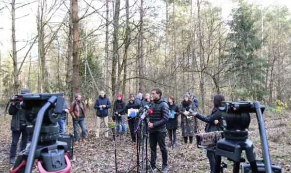  Activist groups in Poland who are trying to help migrants, say rescue operations have gone down considerably this week, as migrants were prevented from crossing the border with Belarus.