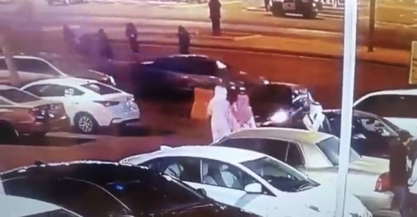 Three young women escaped with injuries in a horrific accident in the Khamis Mushait city in the southern Asir region on Sunday evening. They were taken to Khamis Mushait General Hospital.