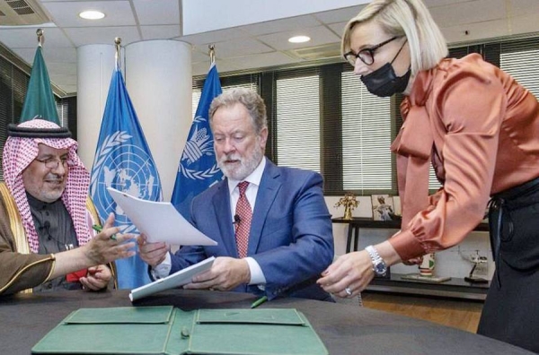 Advisor at the Royal Court and Supervisor General of KSrelief Dr. Abdullah Bin Abdulaziz Al Rabeeah and Executive Director of the World Food Program David Beasley Tuesday signed two agreements between KSrelief and WFP on the sidelines of the Rome meeting.