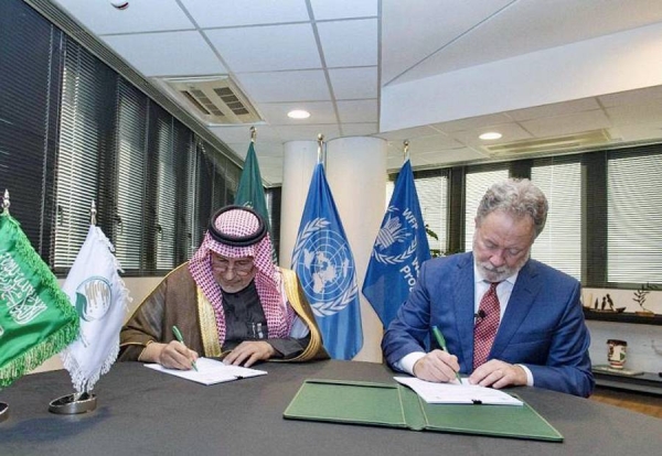 Advisor at the Royal Court and Supervisor General of KSrelief Dr. Abdullah Bin Abdulaziz Al Rabeeah and Executive Director of the World Food Program David Beasley Tuesday signed two agreements between KSrelief and WFP on the sidelines of the Rome meeting.