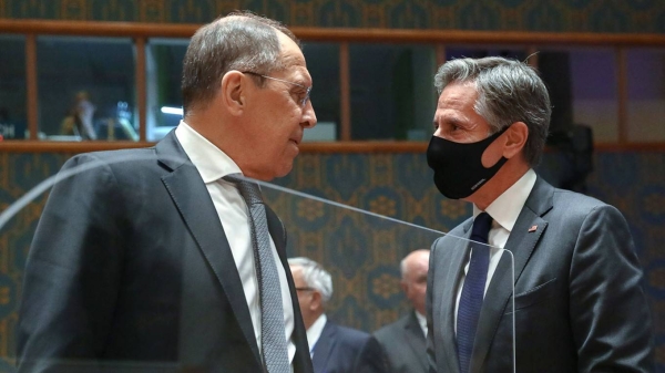 Russia's Minister of Foreign Affairs Sergei Lavrov (L) and US Secretary of State Antony Blinken.