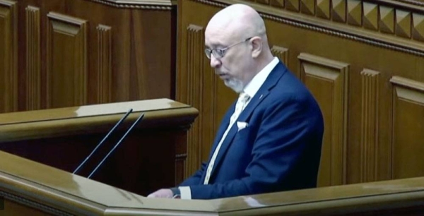 وقال وزير الدفاع الأوكراني أوليكسي ريزنيكوف أمام البرلمان يوم الجمعة إن عدد القوات الروسية في المنطقة يقدر بـ 94300 جندي.