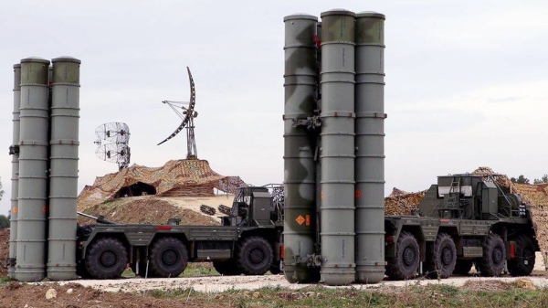 The S-400 surface-to-air missile system at Hmeimim airbase in Syrian province of Latakia (Dec 16, 2015)