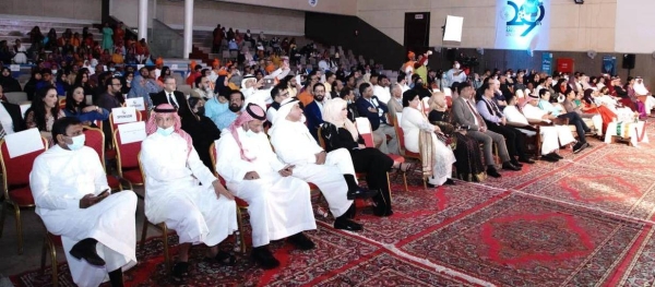 Nearly 200 artists, mostly tiny tots, captivated the audience with their mesmerizing performances showcasing the richness and diversity of Indian arts and culture at the Maha Utsav or mega festival organized recently by the Consulate General of India in association with India Forum. 