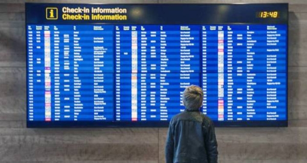 Airlines have canceled more than 4,500 flights during the Christmas weekend, as the Omicron variant of COVID-19 forces itinerary changes and holiday travel plans worldwide.