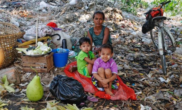 COVID and ongoing insecurity in Myanmar are pushing vulnerable people into poverty. — courtesy UNICEF/Nyan Zay Htet