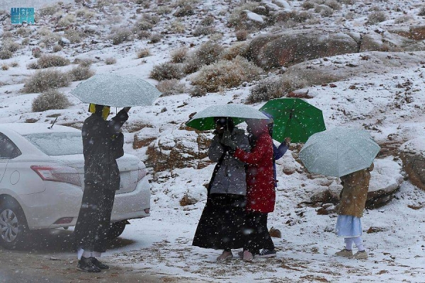 The peak of Jabal al-Lawz was completely covered in white, as the Tabuk region witnessed heavy rain and snowfall since the early morning hours on Saturday.