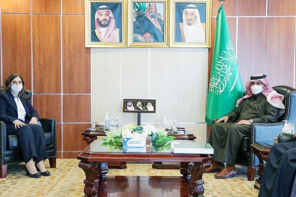 Saudi Ambassador to Yemen Mohammed Bin Saeed Al Jaber, who is also the Supervisor General of SDRPY, met at the program's headquarters in Riyadh Sunday with UN Under-Secretary-General and Executive Secretary of UN Economic and Social Commission for Western Asia (ESCWA) Dr. Rola Dashti.