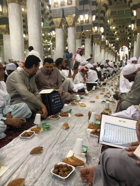 Mass iftar at the Prophet’s Mosque during Ramadan used to provide a unique spiritual experience not only for the people of Madinah but also for the hundreds of thousands of pilgrims and visitors who come to the holy city from different corners of the world.