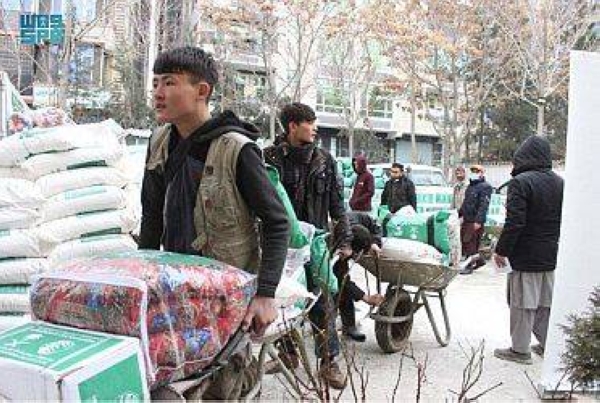 KSrelief distributes winter kits in Jordan.