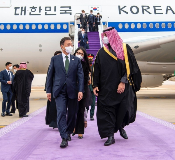 President Moon Jae-in of South Korea was received by Crown Prince Muhammad Bin Salman