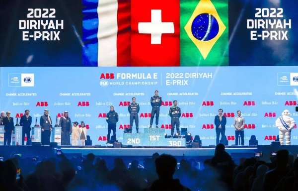 Edoardo Mortara (CHE), ROKiT Venturi Racing 1st position, Robin Frijns (NLD), Envision Racing 2nd position, Lucas Di Grassi (BRA), ROKiT Venturi 3rd