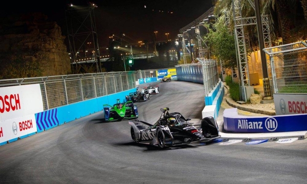 Edoardo Mortara (CHE), ROKiT Venturi Racing 1st position, Robin Frijns (NLD), Envision Racing 2nd position, Lucas Di Grassi (BRA), ROKiT Venturi 3rd