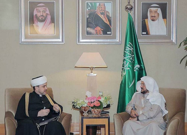 Minister of Islamic Affairs, Call and Guidance Sheikh Dr. Abdullatif Bin Abdulaziz Al Al-Sheikh met with Deputy Head of Religious Administration for Muslims of the Russian Federation Rushan Abassoof on the sidelines of his official visit to Egypt to participate in 13th session of the Executive Council of Ministers of Awqaf and Islamic Affairs.