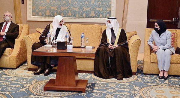 The speakers of the parliaments and councils of the Arab countries held a consultative meeting here Wednesday, on the sidelines of the meetings of the 32nd Conference of Arab Inter-Parliamentary Union (Arab IPU).