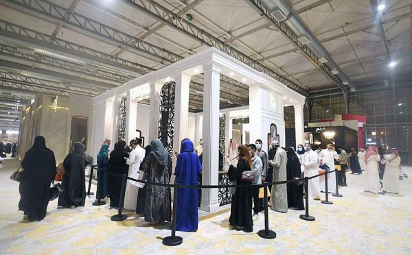 The perfume exhibition, the largest of its kind in the Middle East, kicked off its activities Saturday to the Riyadh Season visitors at Riyadh Front area and will continue until March 14.