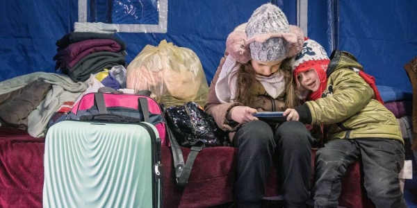 Thousands of Ukrainians seek safety in neighboring Poland. — courtesy WFP/Marco Frattini