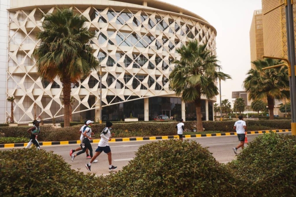 Riyadh witnessed on Saturday morning the launch of the first professional, international marathon in Saudi Arabia, the Riyadh Marathon 2022. More than 10,000 participants of both sexes from inside and outside Saudi Arabia have participated in the Riyadh Marathon 2022. (Photo: @Saudi_SFA)