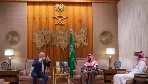 Crown Prince discusses sports cooperation with FIFA president