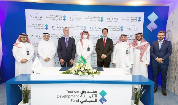 The Tourism Development Fund (TDF) signed Monday a framework cooperation agreement with Playa Hotels & Resorts, a company tasked with setting up integrated resorts on the shores of the Arabian Gulf and the Red Sea in the Kingdom.